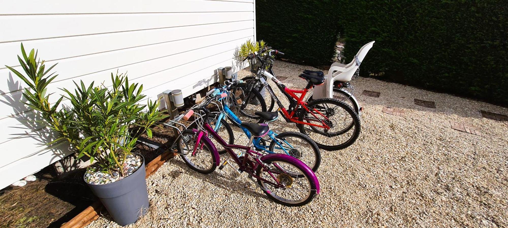 Mobilhome 2Ch Climatise-Terrasse Fermee-4 Velos-Camping 4 Etoiles Les Charmettes Ле-Мат Екстер'єр фото