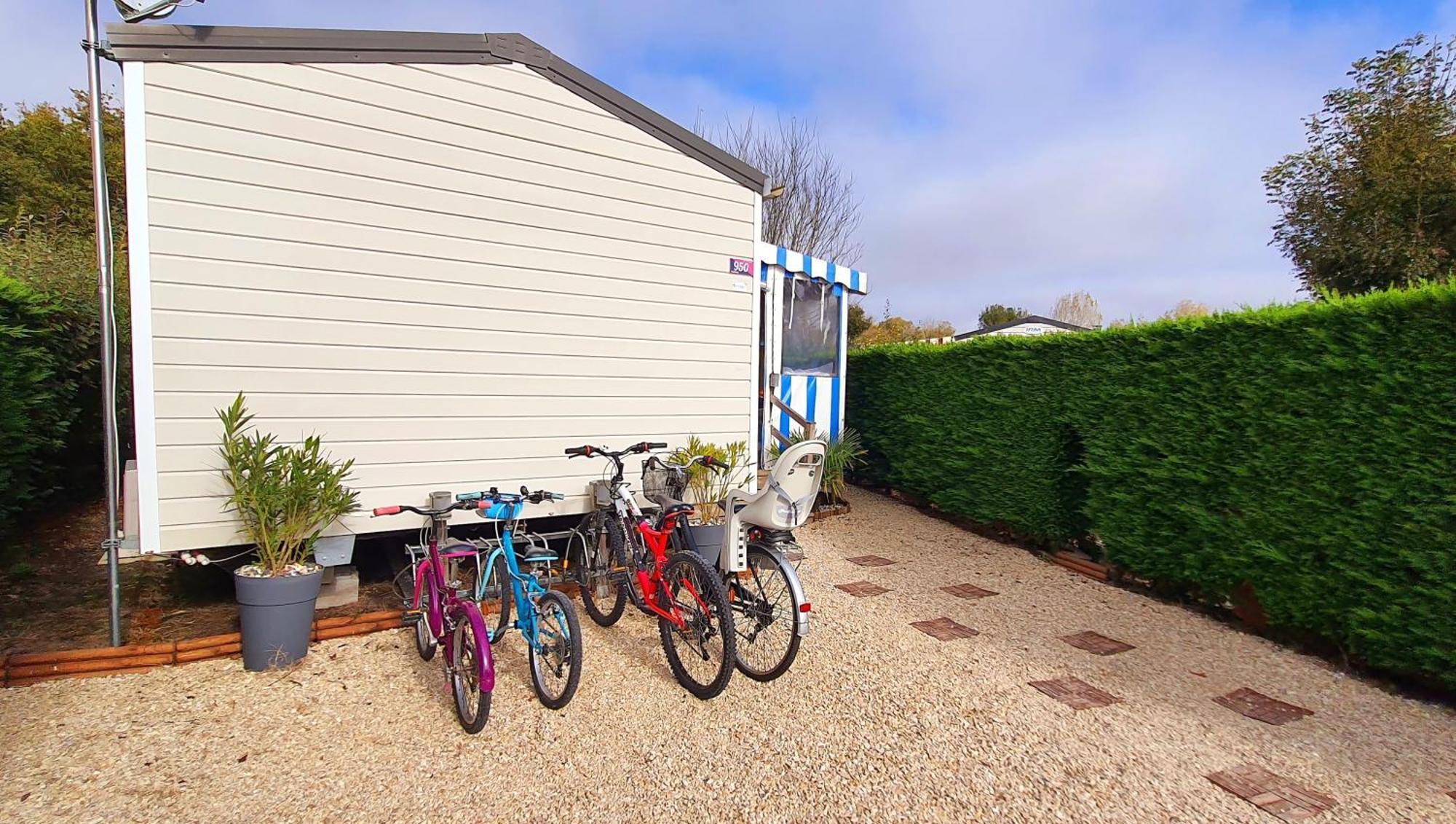 Mobilhome 2Ch Climatise-Terrasse Fermee-4 Velos-Camping 4 Etoiles Les Charmettes Ле-Мат Екстер'єр фото
